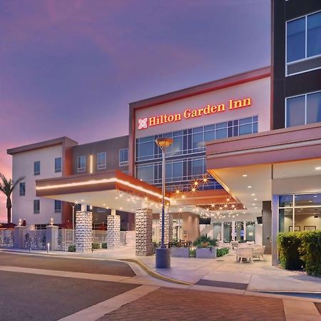 Hilton Garden Inn Chandler Downtown Eksteriør billede