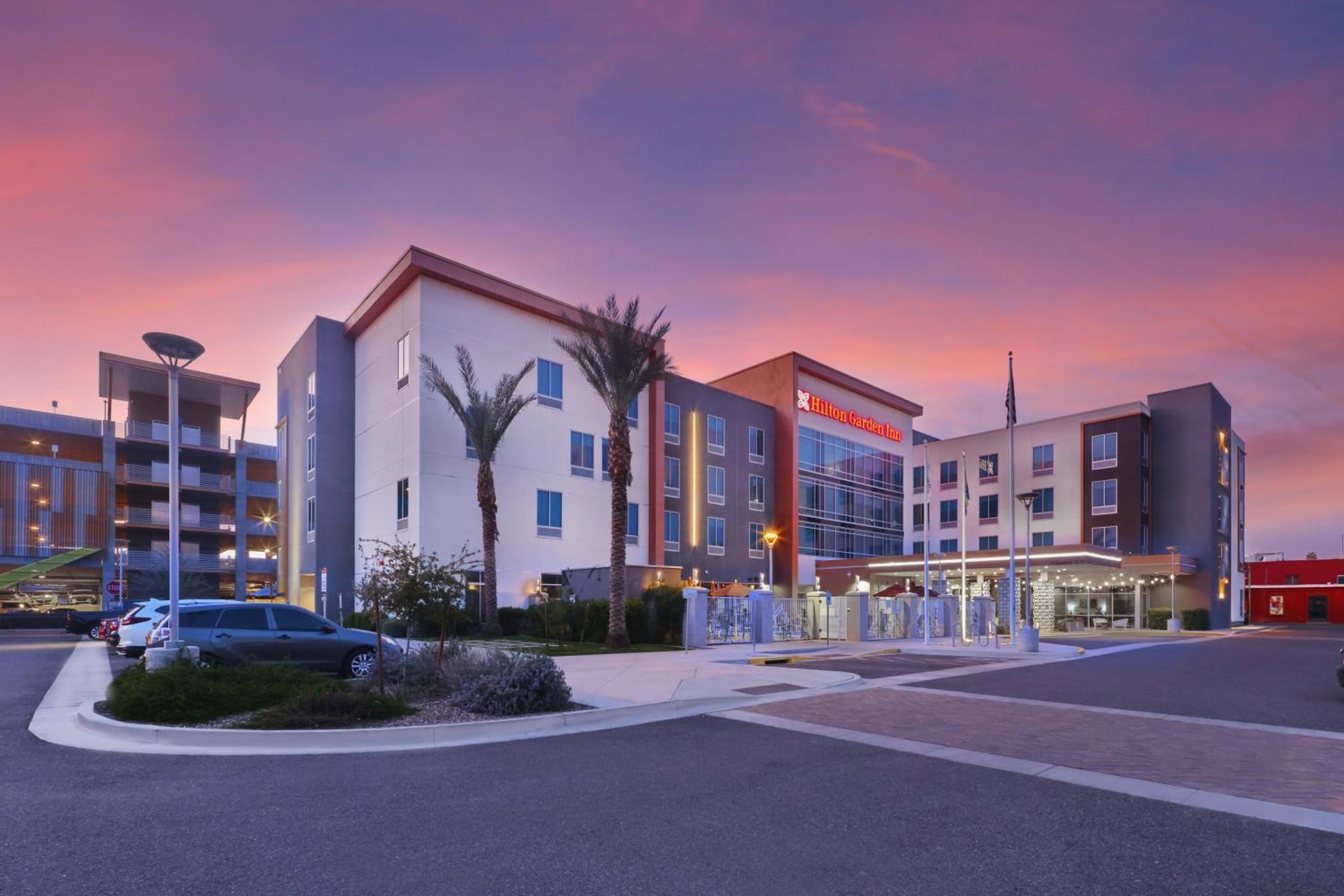 Hilton Garden Inn Chandler Downtown Eksteriør billede