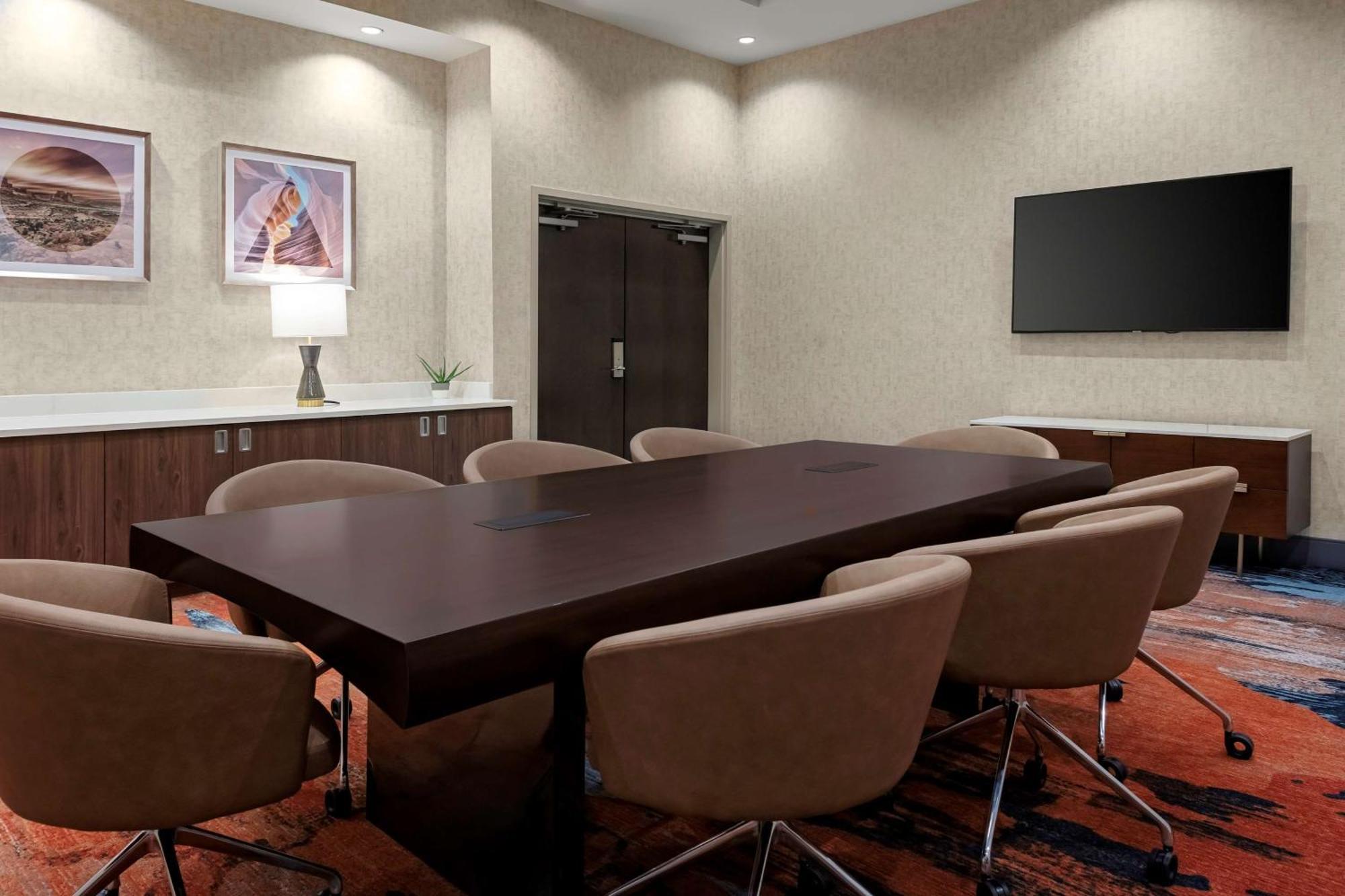 Hilton Garden Inn Chandler Downtown Eksteriør billede
