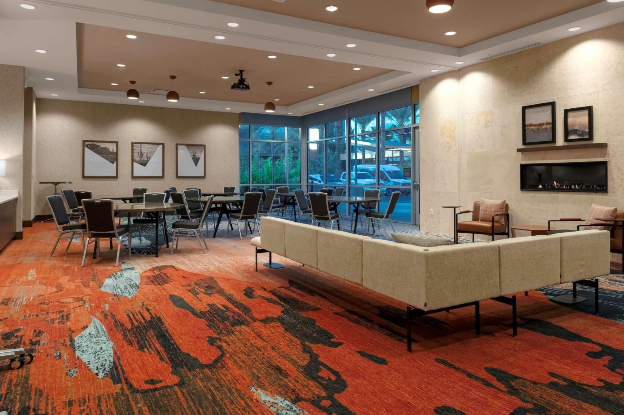 Hilton Garden Inn Chandler Downtown Eksteriør billede